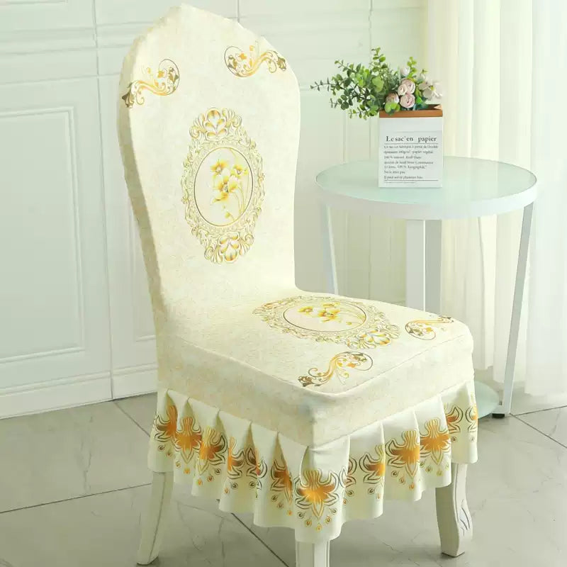Housse de chaise baroque louis 16 ancienne luxe avec jupe beige