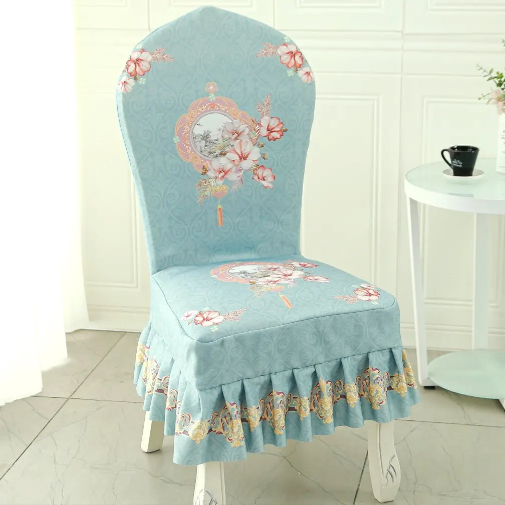 Housse de chaise baroque louis 16 ancienne luxe avec jupe bleue